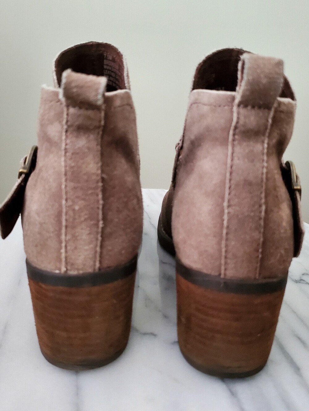Born Royce Distressed Suede Leather Pull On Ankle Bootie Taupe 7.5 - Picture 6 of 10